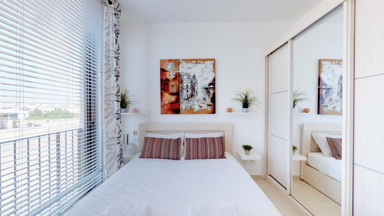 Stylish 1Br Flat For 4 Ppl In Allenby By Holyguest Tel Aviv Exterior foto
